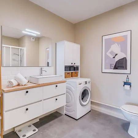 L'esprit Lumiere - Au Pied Des Quais