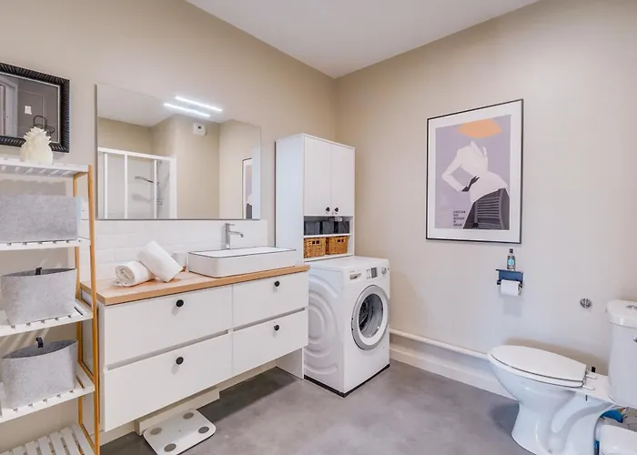 L'esprit Lumiere - Au Pied Des Quais